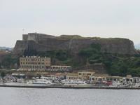 0087 Kreuzfahrt AIDAvita - Adria - Einlaufen in Korfu - Blick auf die Stadt