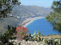Blick von Taormina nach Letojanni