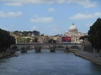 Rom (Blick von der Ponte Umberto I. zur Engelsbrücke und zur Peterskirche) 