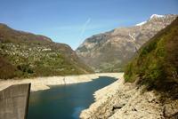 21.04.2015, Hinter der Talsperrenmauer Val Verzasca