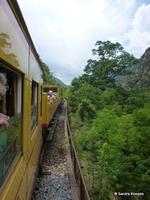 Ansicht aus dem gelben Zug 