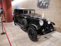 Dieser wirkt im Vergleich mit den übrigen Papamobiles aber doch eher schlicht