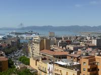 Cagliari - Blick auf Piazza Yenne und Hafen