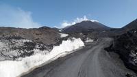 Ätna, Auffahrt mit Geländewagen