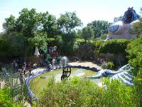 Tarotgarten von Niki de Saint Phalle und Team bei Capalbio, Blick zur Kraft und Kaiserin