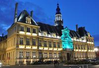Rathaus von Reims bei Nacht