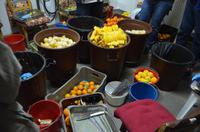 Herstellung kandierter Pomeranzenschalen