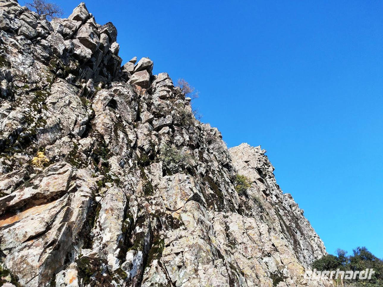 179 Die Basaltmauer am Madari