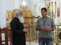 Kirche des Heiligen Arsenios in Kyperounta - Pater Johannes und Jorgos