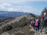 DSCN2456  Abstieg im Hintergrund Olympos mit Schnee
