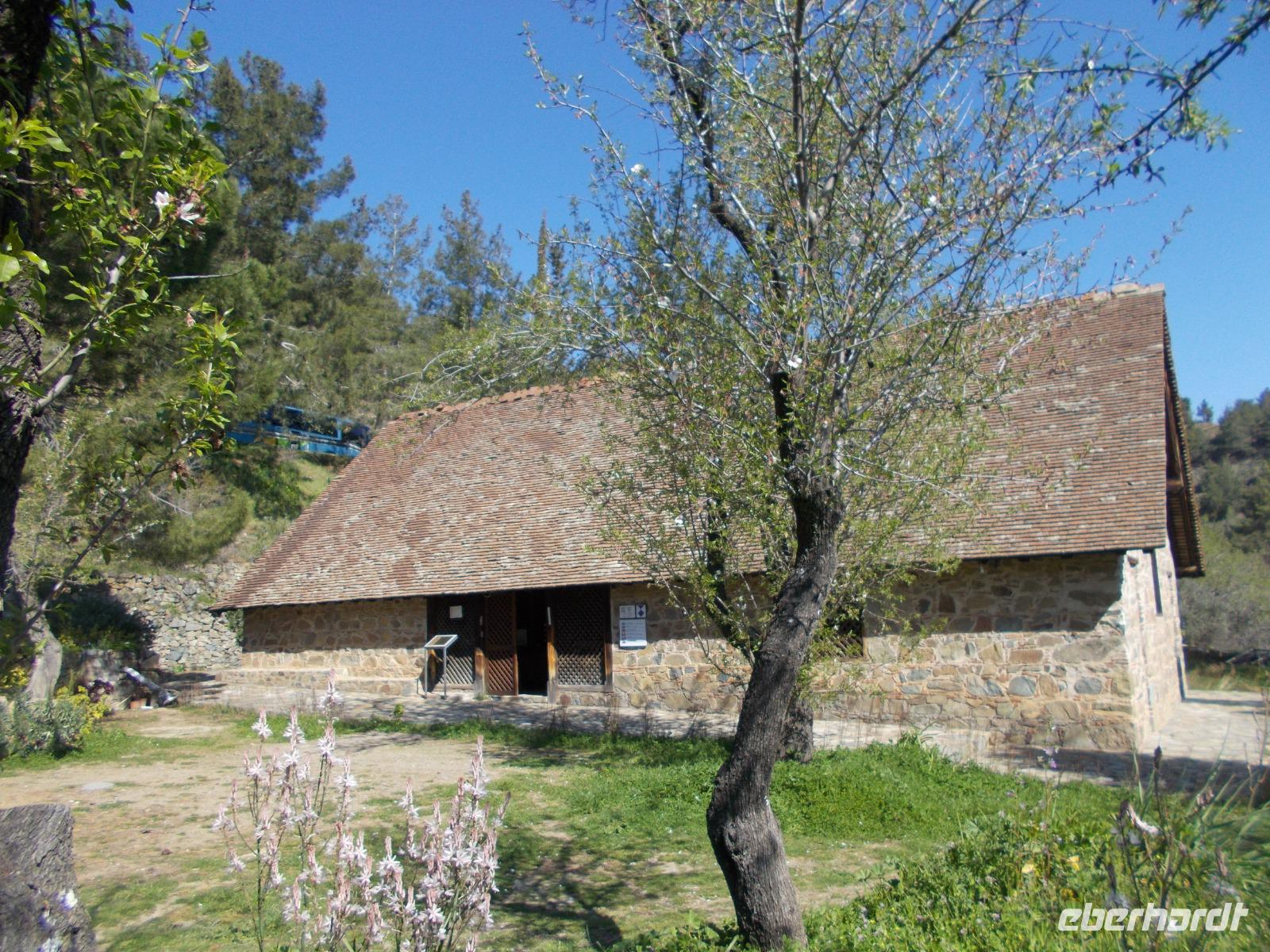 DSCN2464   1. Scheunendachkirche