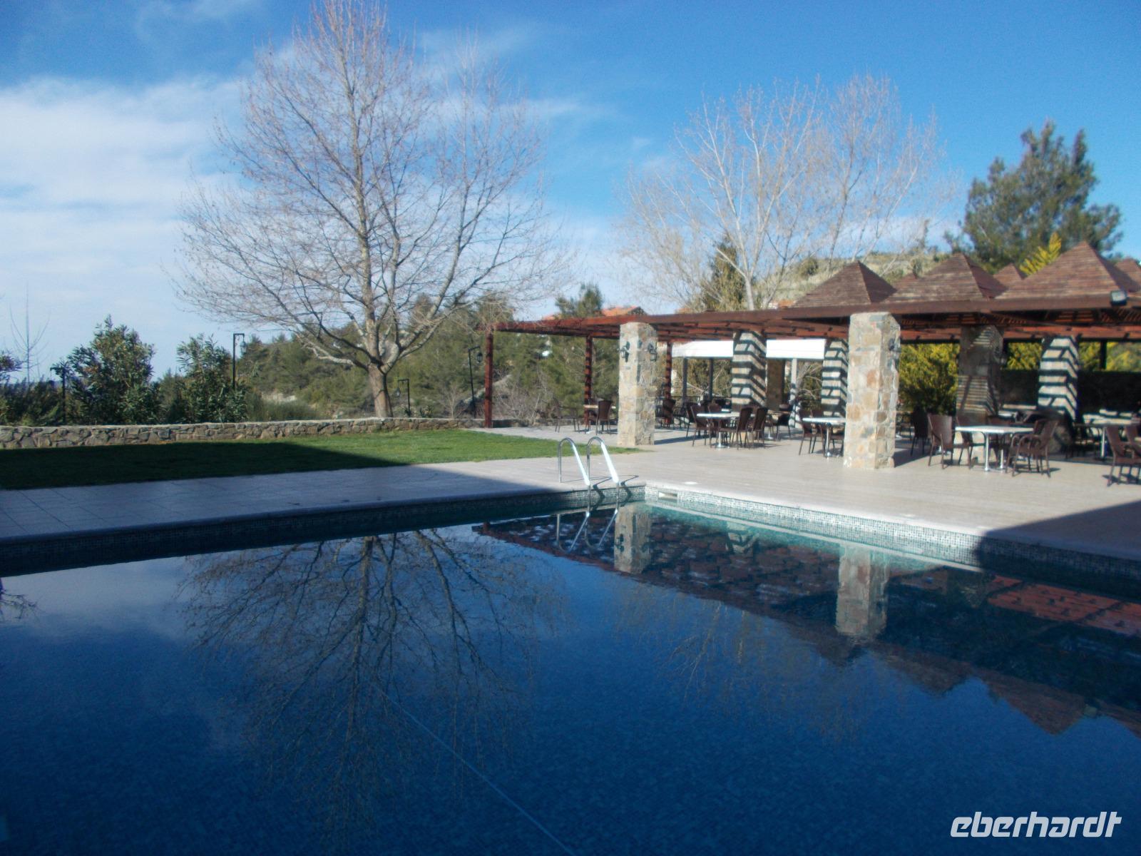 DSCN2506  Pool -Rodon