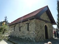 Besuch einer Kirche im Trodos-Gebirge