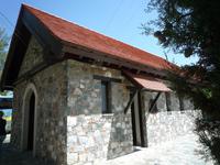Besuch einer Kirche im Trodos-Gebirge