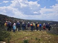 Reisegruppe am Rand der Avakas Schlucht, Zypern &ndash; &copy; Peter Walther (Eberhardt TRAVEL)