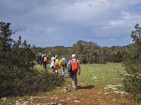 Reisegruppe auf dem Wanderweg, Zypern &ndash; &copy; Peter Walther (Eberhardt TRAVEL)