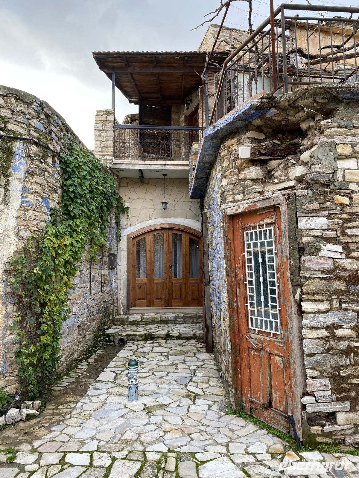 Bergdorf Lefkara