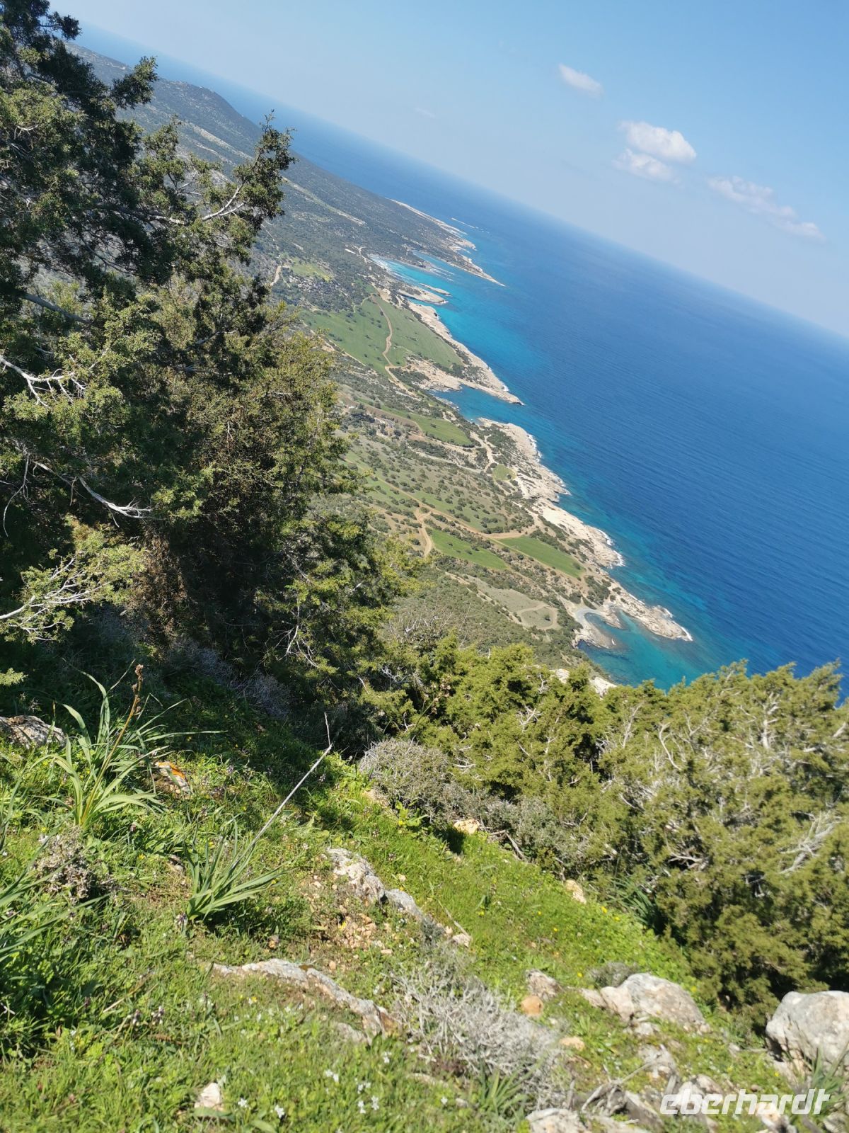 Türkisfarbenes Meer und schroffe Felsen, Akamas Halbinsel